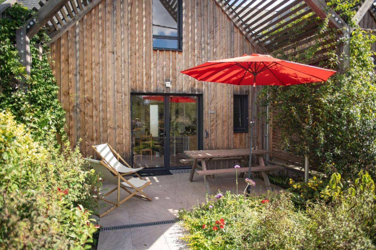 Le Jardin Des 4 Saisons Bed & Breakfast Ruaudin Eksteriør bilde